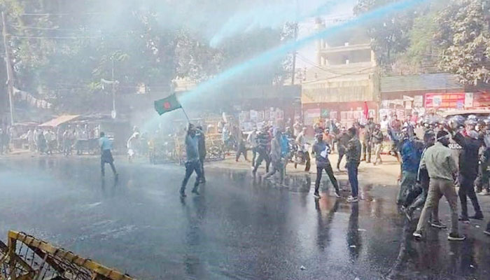 ৯ম পে স্কেল বাস্তবায়নের দাবিতে যমুনা ঘেরাও, টিয়ারগ্যাস নিক্ষেপ ৯ম পে স্কেল বাস্তবায়নের দাবিতে যমুনা ঘেরাও, টিয়ারগ্যাস নিক্ষেপ