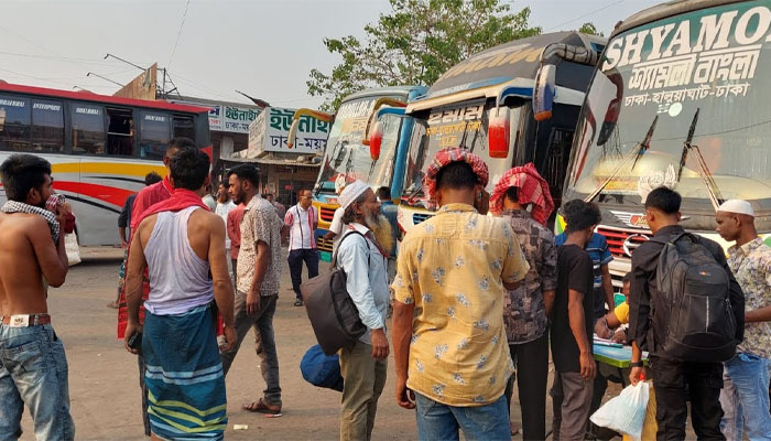 ভোট শেষে ঢাকামুখী যাত্রীদের ভিড় নোয়াখালীর বাস টার্মিনালে ভোট শেষে ঢাকামুখী যাত্রীদের ভিড় নোয়াখালীর বাস টার্মিনালে