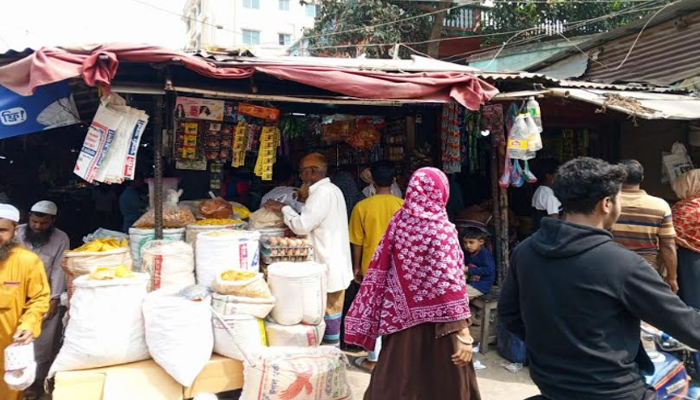 চুয়াডাঙ্গায় পবিত্র রমজান উপলক্ষ্যে বাজারে উপচে পড়া ভিড় চুয়াডাঙ্গায় পবিত্র রমজান উপলক্ষ্যে বাজারে উপচে পড়া ভিড়