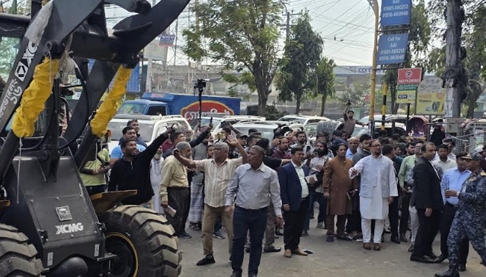 চট্টগ্রামকে বিলবোর্ডমুক্ত করার ঘোষণা চসিক মেয়রের চট্টগ্রামকে বিলবোর্ডমুক্ত করার ঘোষণা চসিক মেয়রের