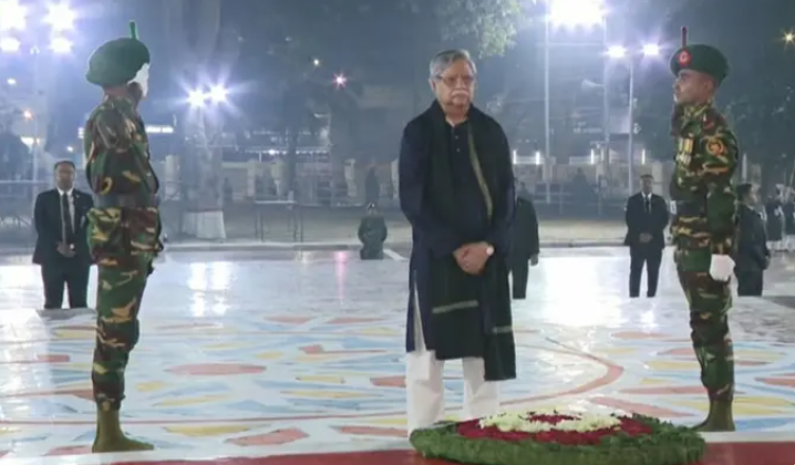 একুশের প্রথম প্রহরে ভাষা শহিদদের প্রতি রাষ্ট্রপতির শ্রদ্ধা নিবেদন একুশের প্রথম প্রহরে ভাষা শহিদদের প্রতি রাষ্ট্রপতির শ্রদ্ধা নিবেদন