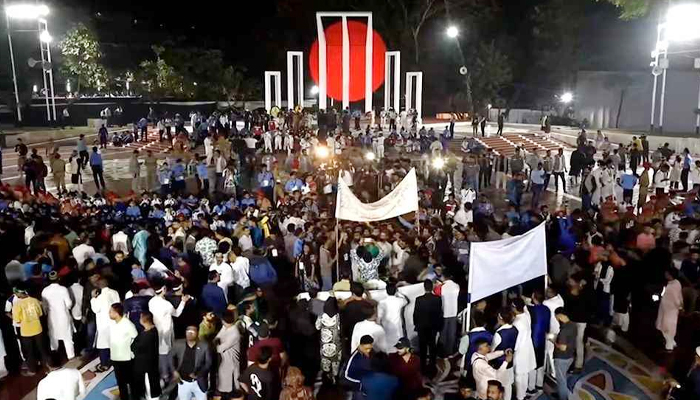 ভাষাশহীদদের প্রতি সর্বস্তরের মানুষের শ্রদ্ধা ভাষাশহীদদের প্রতি সর্বস্তরের মানুষের শ্রদ্ধা