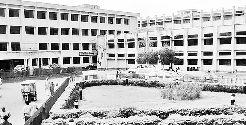 লুটপাটের ছায়ায় সরকারি হাসপাতাল লুটপাটের ছায়ায় সরকারি হাসপাতাল