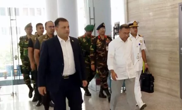 নির্দিষ্ট সময়ে অফিস করার কঠোর নির্দেশনা প্রধানমন্ত্রীর নির্দিষ্ট সময়ে অফিস করার কঠোর নির্দেশনা প্রধানমন্ত্রীর