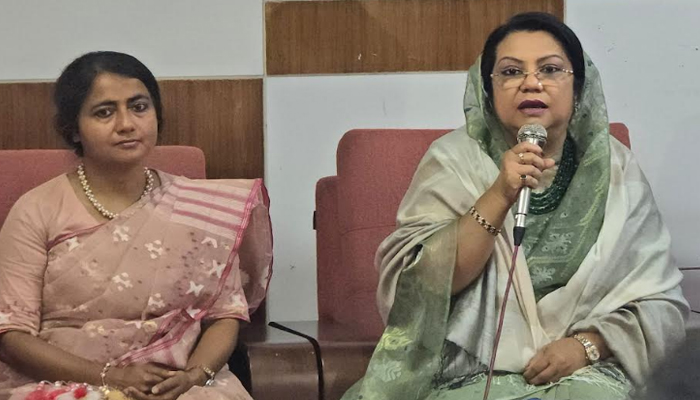 বিমানবন্দরে সেবার মান বাড়ানোর আশ্বাস বিমান ও পর্যটন মন্ত্রীর বিমানবন্দরে সেবার মান বাড়ানোর আশ্বাস বিমান ও পর্যটন মন্ত্রীর