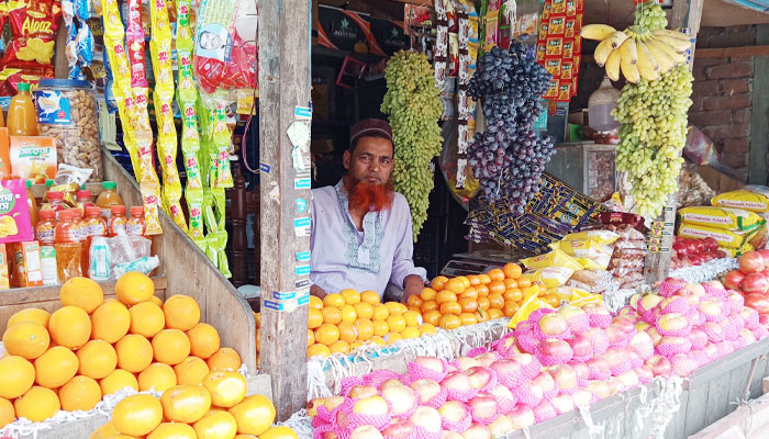 চুয়াডাঙ্গায় রমজান মাসে ফলের বাজারে আগুন চুয়াডাঙ্গায় রমজান মাসে ফলের বাজারে আগুন