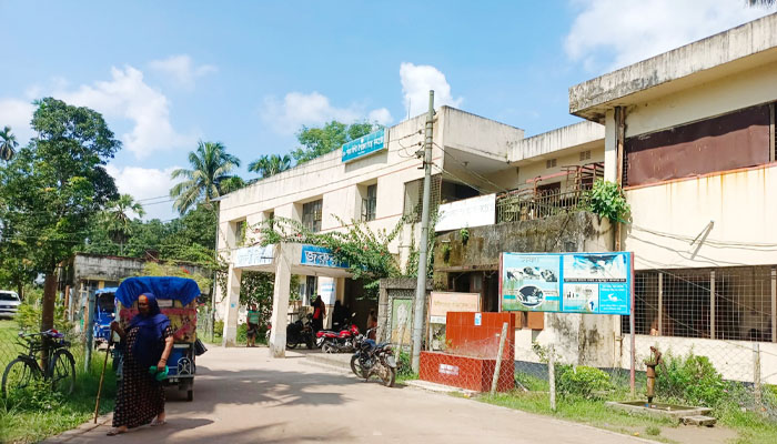 কচুয়ায় গ্যাস সিলিন্ডার বিস্ফোরণে একই পরিবারের তিনজন দগ্ধ কচুয়ায় গ্যাস সিলিন্ডার বিস্ফোরণে একই পরিবারের তিনজন দগ্ধ