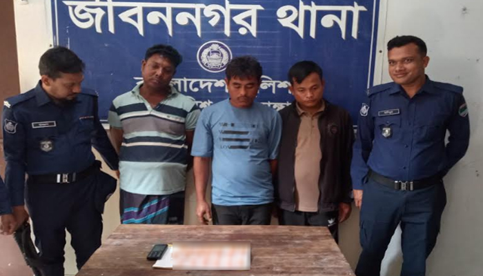 জীবননগরে এক হাজার পিস ইয়াবাসহ আটক ৩ জীবননগরে এক হাজার পিস ইয়াবাসহ আটক ৩