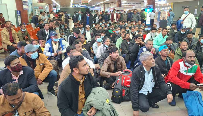 লিবিয়া থেকে দেশে ফিরলেন ১৭৫ বাংলাদেশি লিবিয়া থেকে দেশে ফিরলেন ১৭৫ বাংলাদেশি