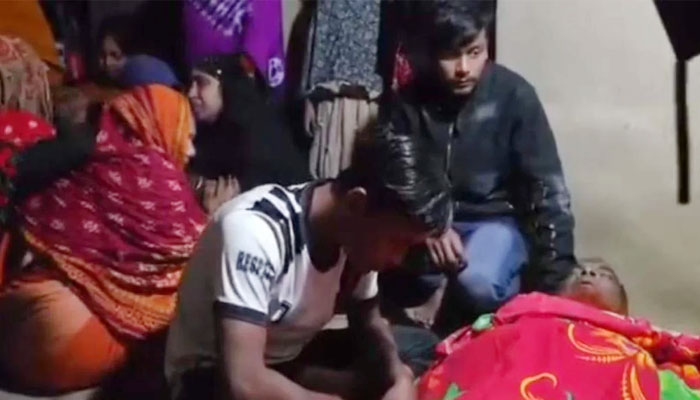 প্রধান অতিথি নির্বাচন করাকে কেন্দ্র করে বিএনপি কর্মীকে পিটিয়ে হত্যা প্রধান অতিথি নির্বাচন করাকে কেন্দ্র করে বিএনপি কর্মীকে পিটিয়ে হত্যা