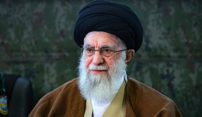 বেঁচে আছেন খামেনি, দাবি ইরানের পররাষ্ট্রমন্ত্রীর বেঁচে আছেন খামেনি, দাবি ইরানের পররাষ্ট্রমন্ত্রীর