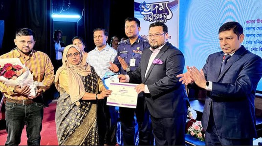 দেশের অর্ধেক জনগোষ্ঠী নারীকে জনসম্পদে পরিণত করতে হবে দেশের অর্ধেক জনগোষ্ঠী নারীকে জনসম্পদে পরিণত করতে হবে