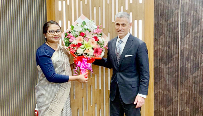 ঢাকায় পৌঁছেছেন মা‌র্কিন সহকারী পররাষ্ট্রমন্ত্রী পল কাপুর