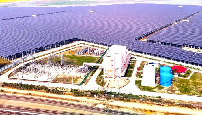 যমুনার তীরে সোলার পার্কে বিদ্যুৎ উৎপাদনে সাফল্য যমুনার তীরে সোলার পার্কে বিদ্যুৎ উৎপাদনে সাফল্য