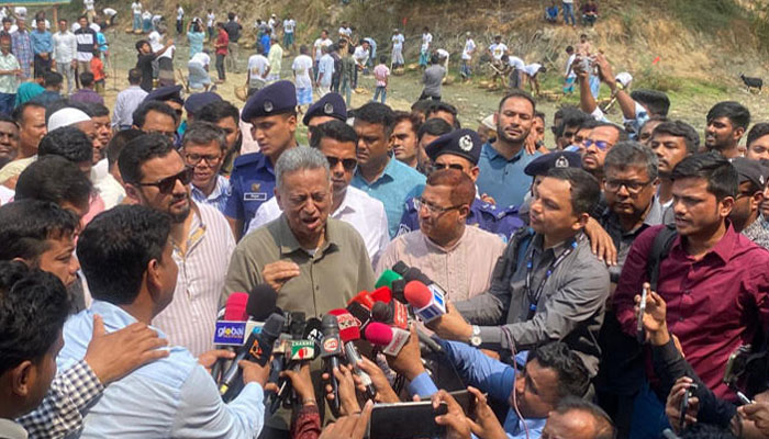 খাল খননে বড় ধরনের বাজেট বরাদ্দ আছে: আমীর খসরু খাল খননে বড় ধরনের বাজেট বরাদ্দ আছে: আমীর খসরু