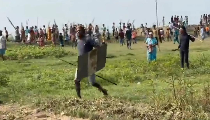 কিশোরগঞ্জে আধিপত্য বিস্তারকে কেন্দ্র করে সংঘর্ষ, আহত ৩০ কিশোরগঞ্জে আধিপত্য বিস্তারকে কেন্দ্র করে সংঘর্ষ, আহত ৩০