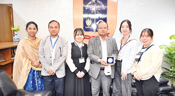 ঢাবি উপাচার্যের সঙ্গে জাপানের প্রতিনিধিদলের সাক্ষাৎ ঢাবি উপাচার্যের সঙ্গে জাপানের প্রতিনিধিদলের সাক্ষাৎ