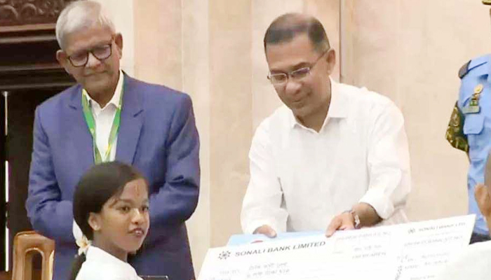 প্রধানমন্ত্রীর দেওয়া ‘ক্রীড়া কার্ড’ পেয়ে আবেগাপ্লুত খেলোয়াড়রা প্রধানমন্ত্রীর দেওয়া ‘ক্রীড়া কার্ড’ পেয়ে আবেগাপ্লুত খেলোয়াড়রা