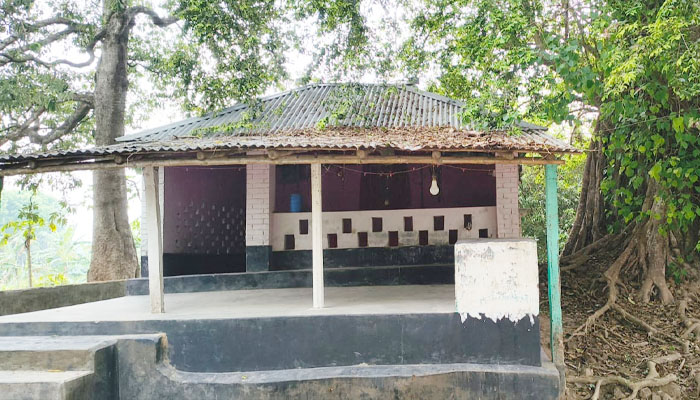 চুয়াডাঙ্গায় একই পীরের নামে দুই মাজার, এলাকায় চাঞ্চল্য