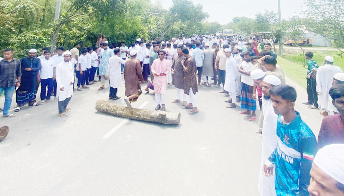 স্পিড ব্রেকারের দাবিতে ময়মনসিংহ-কিশোরগঞ্জ সড়কে মানববন্ধন স্পিড ব্রেকারের দাবিতে ময়মনসিংহ-কিশোরগঞ্জ সড়কে মানববন্ধন