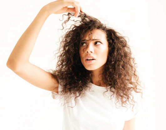 রুক্ষ চুলের যত্ন নেবেন যেভাবে রুক্ষ চুলের যত্ন নেবেন যেভাবে