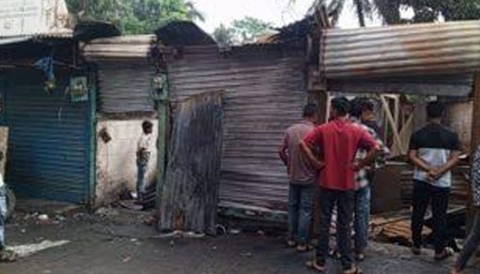 ফরিদগঞ্জে আগুনে পুড়লো ৬ ব্যবসা প্রতিষ্ঠান ফরিদগঞ্জে আগুনে পুড়লো ৬ ব্যবসা প্রতিষ্ঠান