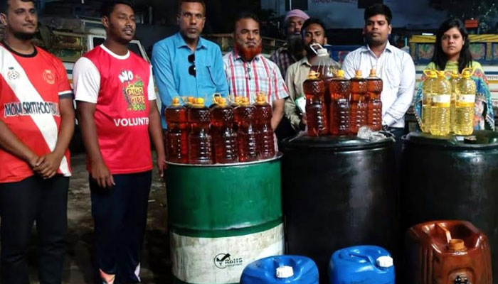 সিরাজগঞ্জে তেল মজুদের দায়ে ৪ জনের জেল-জরিমানা সিরাজগঞ্জে তেল মজুদের দায়ে ৪ জনের জেল-জরিমানা