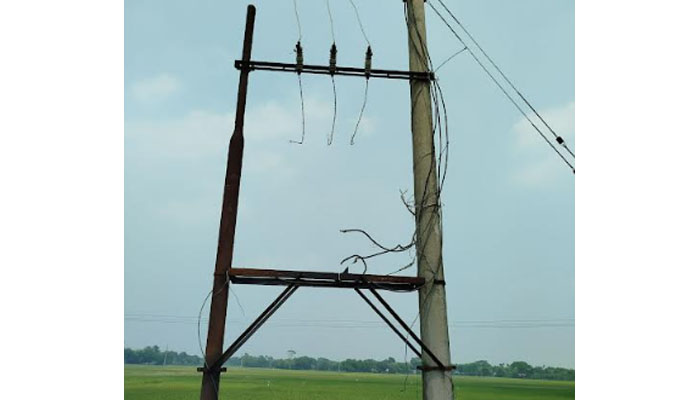 ঈশ্বরগঞ্জে ট্রান্সফরমার চুরি, ভোগান্তিতে ৩০০ পরিবার ঈশ্বরগঞ্জে ট্রান্সফরমার চুরি, ভোগান্তিতে ৩০০ পরিবার