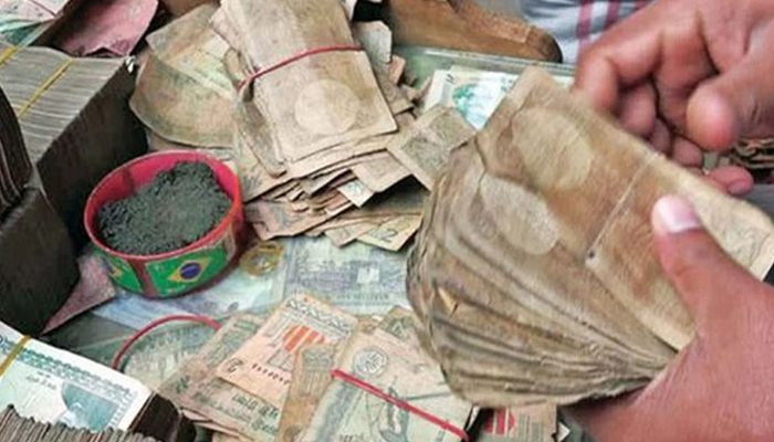 ছেঁড়া-ফাটা নোট নিয়ে কেন্দ্রীয় ব্যাংকের নতুন সিদ্ধান্ত ছেঁড়া-ফাটা নোট নিয়ে কেন্দ্রীয় ব্যাংকের নতুন সিদ্ধান্ত