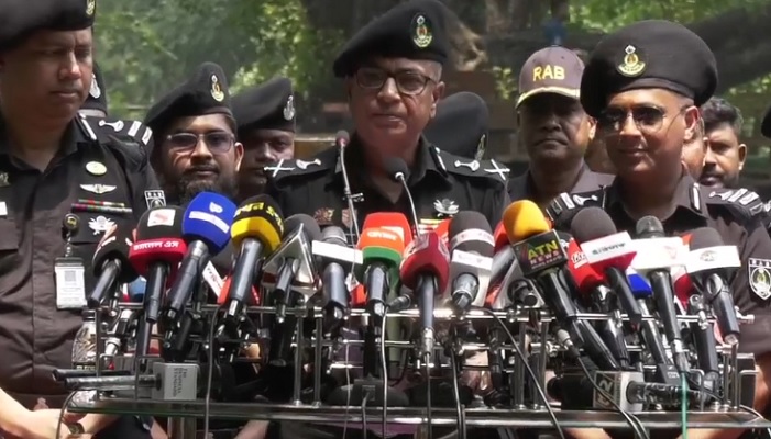 নববর্ষ উদযাপনে কোনো নিরাপত্তা হুমকি নেই: র্যাব ডিজি নববর্ষ উদযাপনে কোনো নিরাপত্তা হুমকি নেই: র্যাব ডিজি