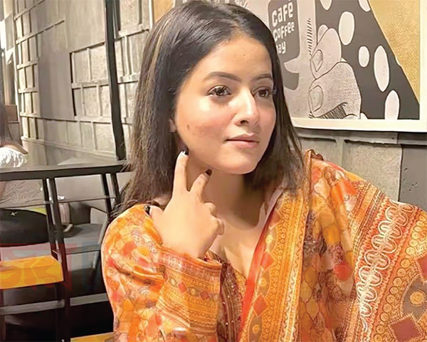 বিয়ের প্রস্তাব প্রত্যাখ্যান করায় গায়িকাকে হত্যা বিয়ের প্রস্তাব প্রত্যাখ্যান করায় গায়িকাকে হত্যা