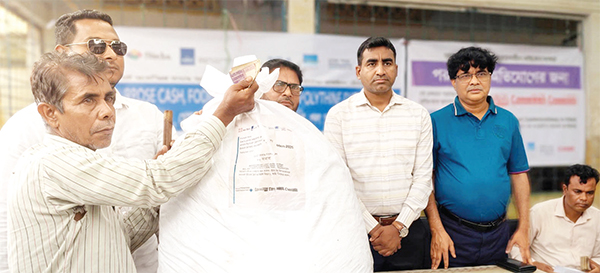 আকস্মিক বন্যায় ক্ষতিগ্রস্ত কৃষকদের সহায়তায় পপির জরুরি মানবিক উদ্যোগ আকস্মিক বন্যায় ক্ষতিগ্রস্ত কৃষকদের সহায়তায় পপির জরুরি মানবিক উদ্যোগ