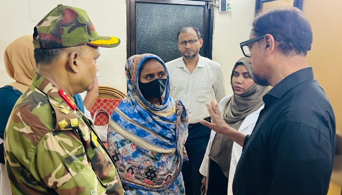 চট্টগ্রামে নির্যাতিত শিশুর চিকিতসার দায়িত্ব নিলেন মেয়র ডা. শাহাদাত চট্টগ্রামে নির্যাতিত শিশুর চিকিতসার দায়িত্ব নিলেন মেয়র ডা. শাহাদাত