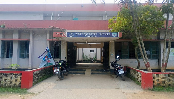 দিনাজপুরে মোটরসাইকেলকে চাপা দিয়ে পালালো ট্রাক, নিহত ৩ দিনাজপুরে মোটরসাইকেলকে চাপা দিয়ে পালালো ট্রাক, নিহত ৩