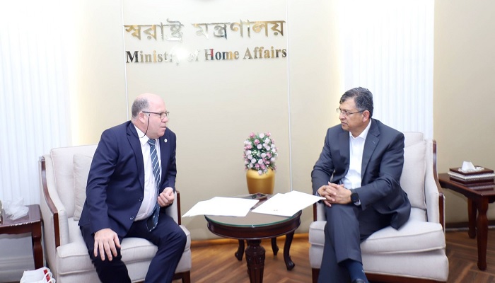 স্বরাষ্ট্রমন্ত্রীর সঙ্গে আইসিআরসি বাংলাদেশ প্রতিনিধিদলের প্রধানের সাক্ষাৎ স্বরাষ্ট্রমন্ত্রীর সঙ্গে আইসিআরসি বাংলাদেশ প্রতিনিধিদলের প্রধানের সাক্ষাৎ