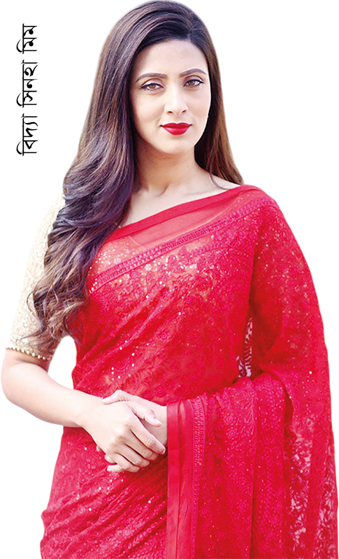 একই ফ্রেমে সৌন্দর্য আর সরলতা একই ফ্রেমে সৌন্দর্য আর সরলতা