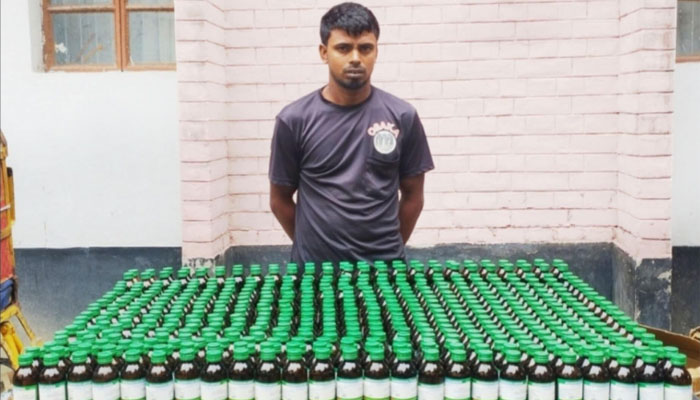 আলমডাঙ্গায় ৫০০ বোতল অ্যালকোহলসহ দুই মাদক ব্যবসায়ী আটক আলমডাঙ্গায় ৫০০ বোতল অ্যালকোহলসহ দুই মাদক ব্যবসায়ী আটক