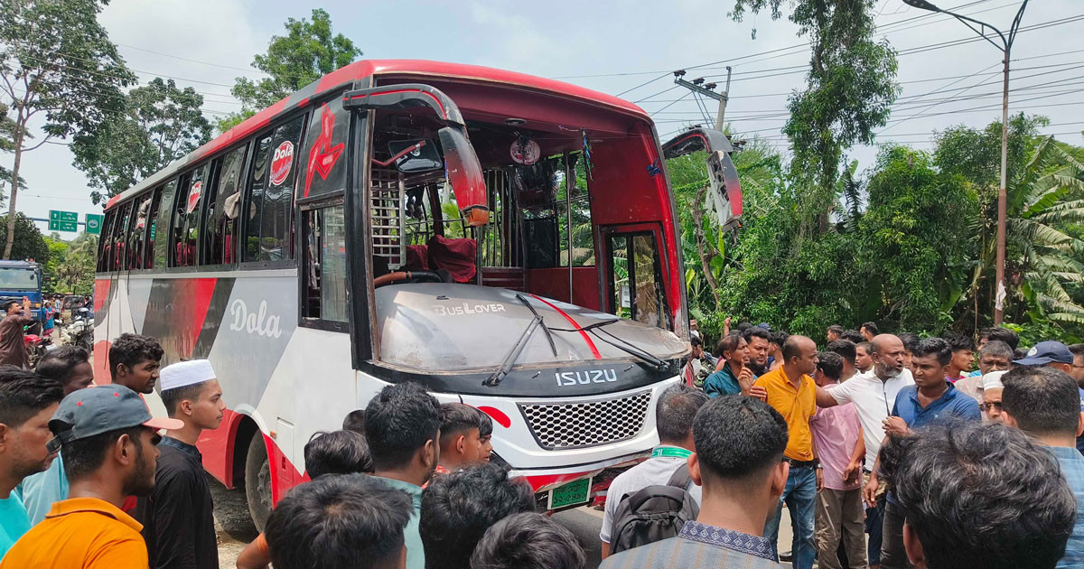 ঈদের দিন গোপালগঞ্জের সড়ক কেড়ে নিল ৫ প্রাণ ঈদের দিন গোপালগঞ্জের সড়ক কেড়ে নিল ৫ প্রাণ