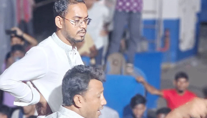 হান্নান মাসউদের জন্য দুই ঘণ্টা ফেরি আটকে রাখার অভিযোগ হান্নান মাসউদের জন্য দুই ঘণ্টা ফেরি আটকে রাখার অভিযোগ