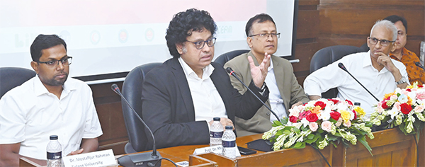 টেকনাফে ৮ লাখ টাকা মূল্যের গাঁজা উদ্ধার টেকনাফে ৮ লাখ টাকা মূল্যের গাঁজা উদ্ধার