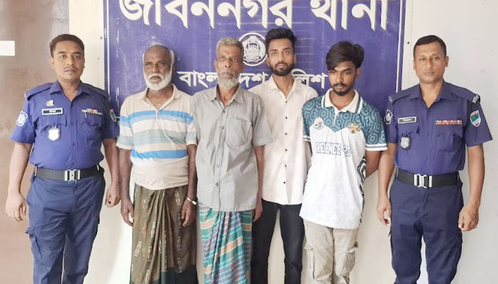 জীবননগরে নিষিদ্ধ ছাত্রলীগ নেতাসহ গ্রেফতার ৪ জীবননগরে নিষিদ্ধ ছাত্রলীগ নেতাসহ গ্রেফতার ৪
