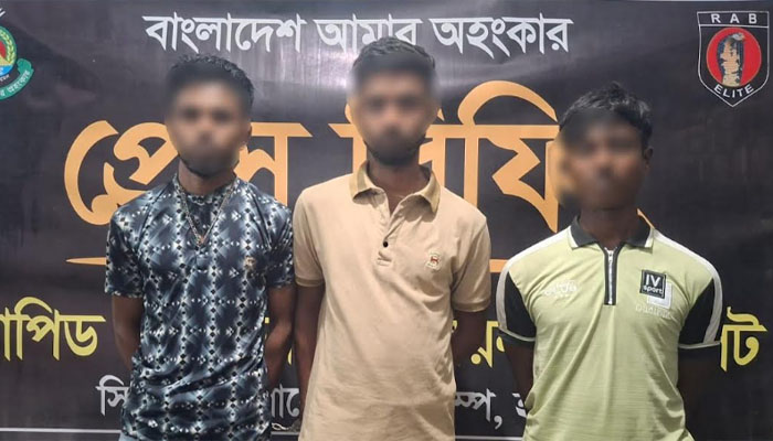 লাখাইয়ে ১৫.৫ কেজি গাঁজাসহ ৩ মাদক কারবারি গ্রেফতার লাখাইয়ে ১৫.৫ কেজি গাঁজাসহ ৩ মাদক কারবারি গ্রেফতার