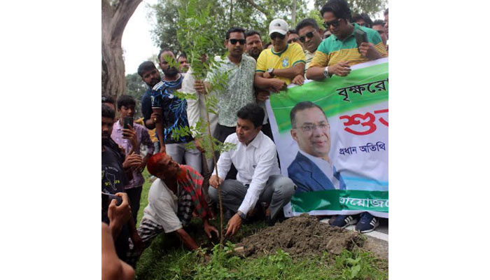 স্বাস্থ্যকর নগরী গড়তে বৃক্ষরোপণের আহ্বান রসিক প্রশাসকের স্বাস্থ্যকর নগরী গড়তে বৃক্ষরোপণের আহ্বান রসিক প্রশাসকের