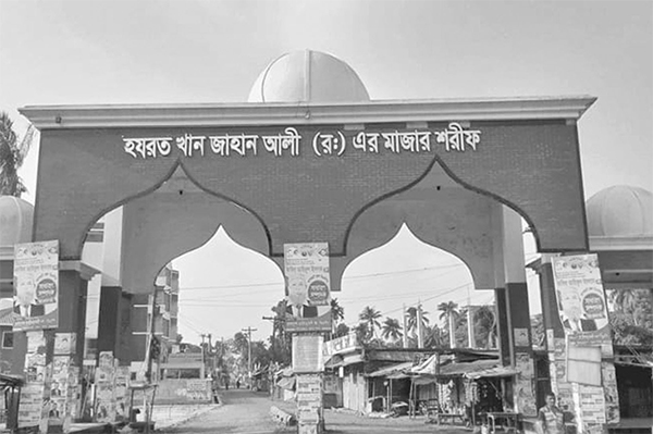 ঐতিহ্যের নামে প্রতারণা : খান জাহান আলীর দিঘির অন্তরালের গল্প ঐতিহ্যের নামে প্রতারণা : খান জাহান আলীর দিঘির অন্তরালের গল্প