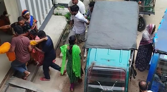 গাজীপুরে পোশাক কারখানায় পানি পানের পর অসুস্থ ৫০ শ্রমিক গাজীপুরে পোশাক কারখানায় পানি পানের পর অসুস্থ ৫০ শ্রমিক