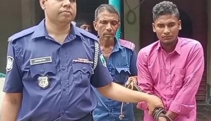 সিরাজগঞ্জে ভুয়া ডিবি পরিচয়ে চাঁদা দাবি, যুবক গ্রেফতার সিরাজগঞ্জে ভুয়া ডিবি পরিচয়ে চাঁদা দাবি, যুবক গ্রেফতার