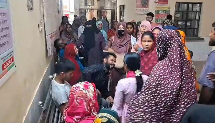 রাজবাড়ীতে পানির মোটর খুলতে গিয়ে বিদ্যুৎস্পৃষ্টে কিশোরের মৃত্যু রাজবাড়ীতে পানির মোটর খুলতে গিয়ে বিদ্যুৎস্পৃষ্টে কিশোরের মৃত্যু