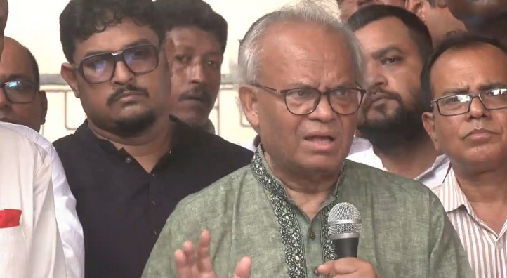 এ জাতিকে বিভক্ত করা সম্ভব নয়: রিজভী এ জাতিকে বিভক্ত করা সম্ভব নয়: রিজভী