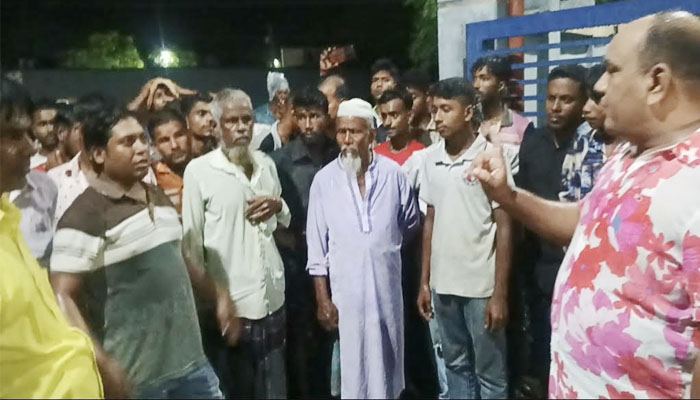 ভাঙ্গুড়ায় থানা ঘেরাওয়ের পর যুবলীগ নেতাকে ছেড়ে দিল পুলিশ ভাঙ্গুড়ায় থানা ঘেরাওয়ের পর যুবলীগ নেতাকে ছেড়ে দিল পুলিশ