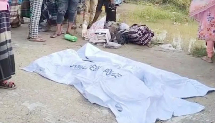 সিরাজগঞ্জে বাসচাপায় মা-ছেলের মৃত্যু, আহত ৩ সিরাজগঞ্জে বাসচাপায় মা-ছেলের মৃত্যু, আহত ৩